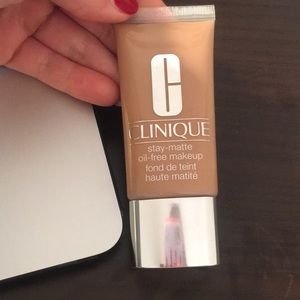 Clinique Stay-Matte foundation